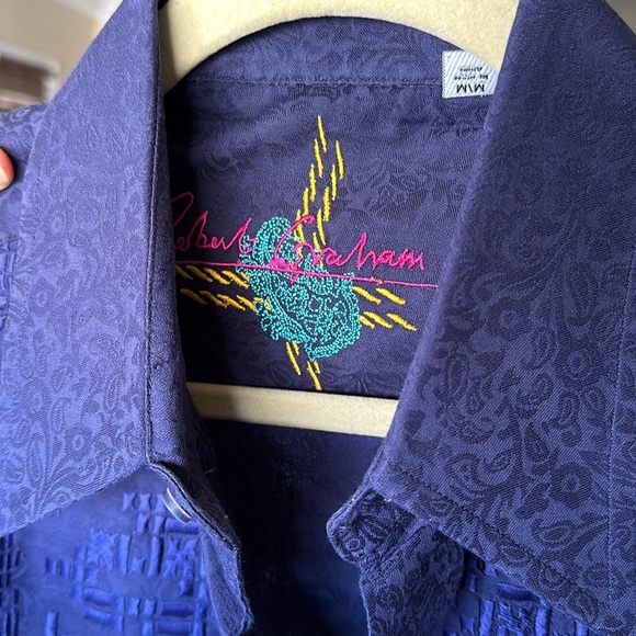 Luxurious Robert Graham Button-Down with Chic Embroidery Size Medium Men’s - Picture 2 of 7